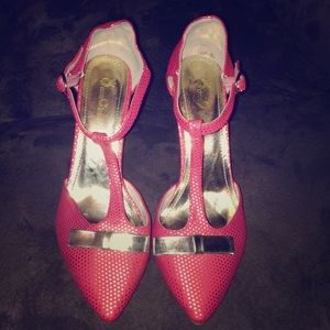 Queen Chateau pumps
